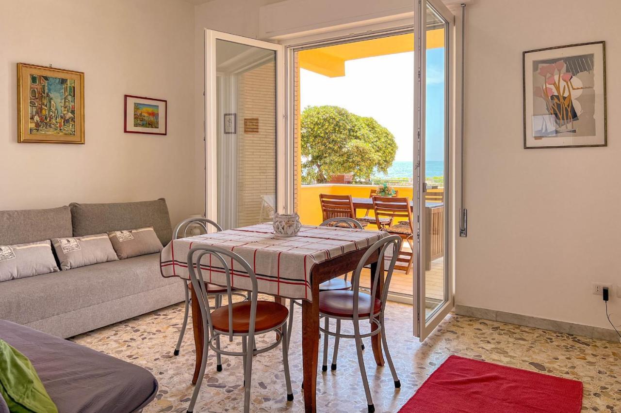 Il Mare In Giardino Apartment Scauri  Exterior photo