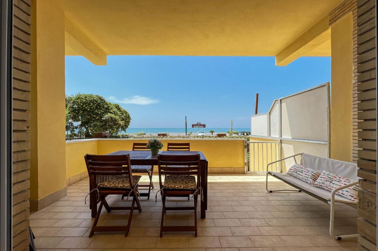 Il Mare In Giardino Apartment Scauri  Exterior photo