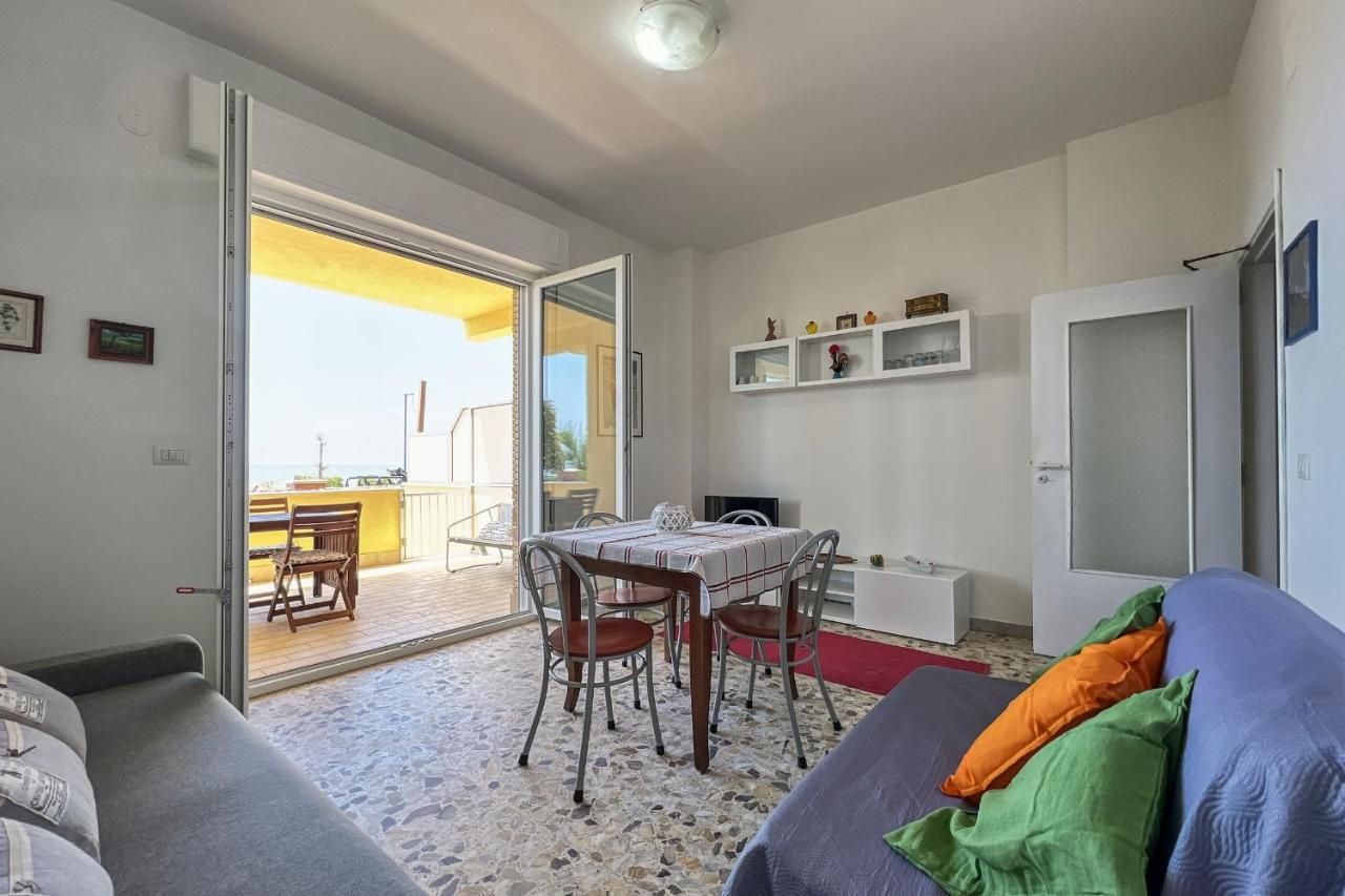Il Mare In Giardino Apartment Scauri  Exterior photo