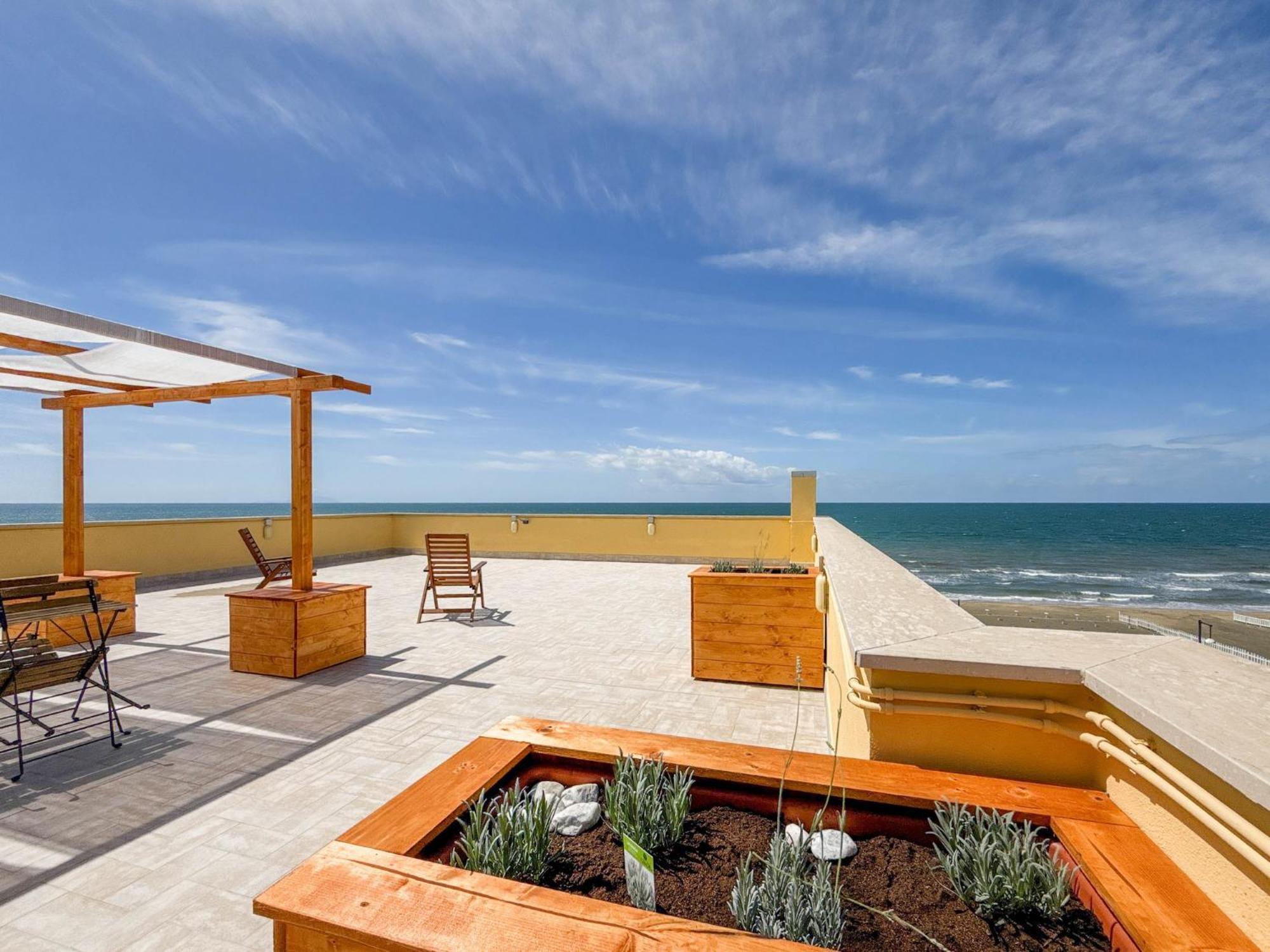 Il Mare In Giardino Apartment Scauri  Exterior photo