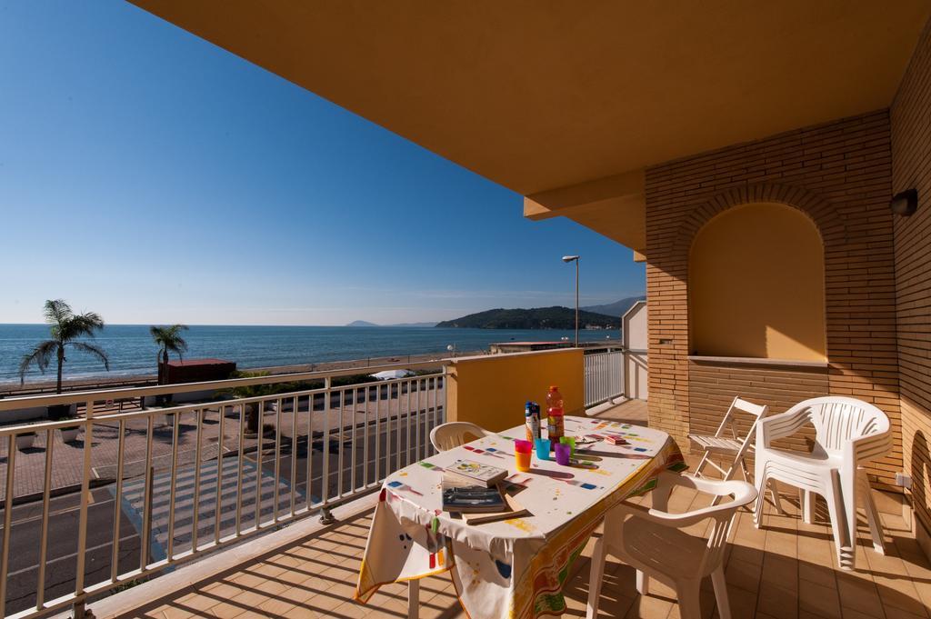 Il Mare In Giardino Apartment Scauri  Exterior photo