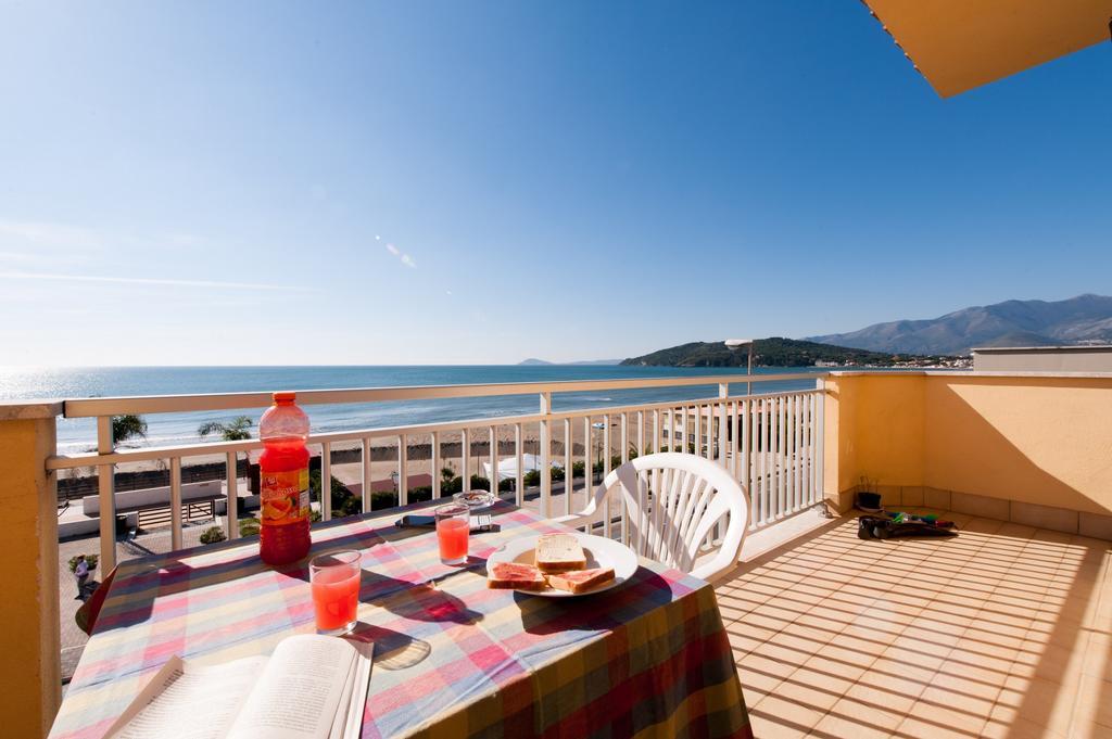 Il Mare In Giardino Apartment Scauri  Exterior photo